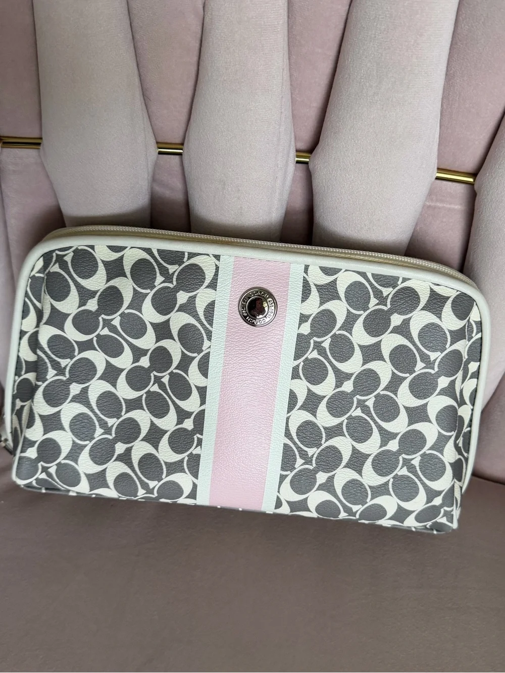 COACH Heritage Signature Stripe Cosmetic Bag 🩷
